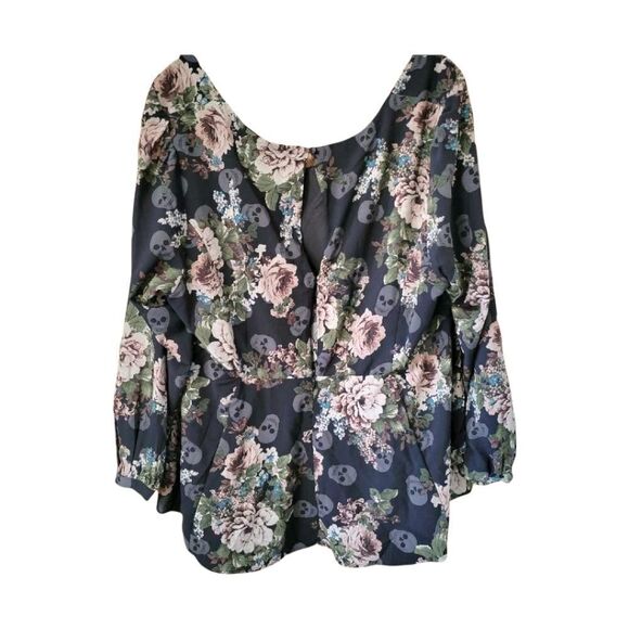 Torrid Black Skull Floral Crepe Sweetheart Peplum Blouse. - Picture 3 of 11